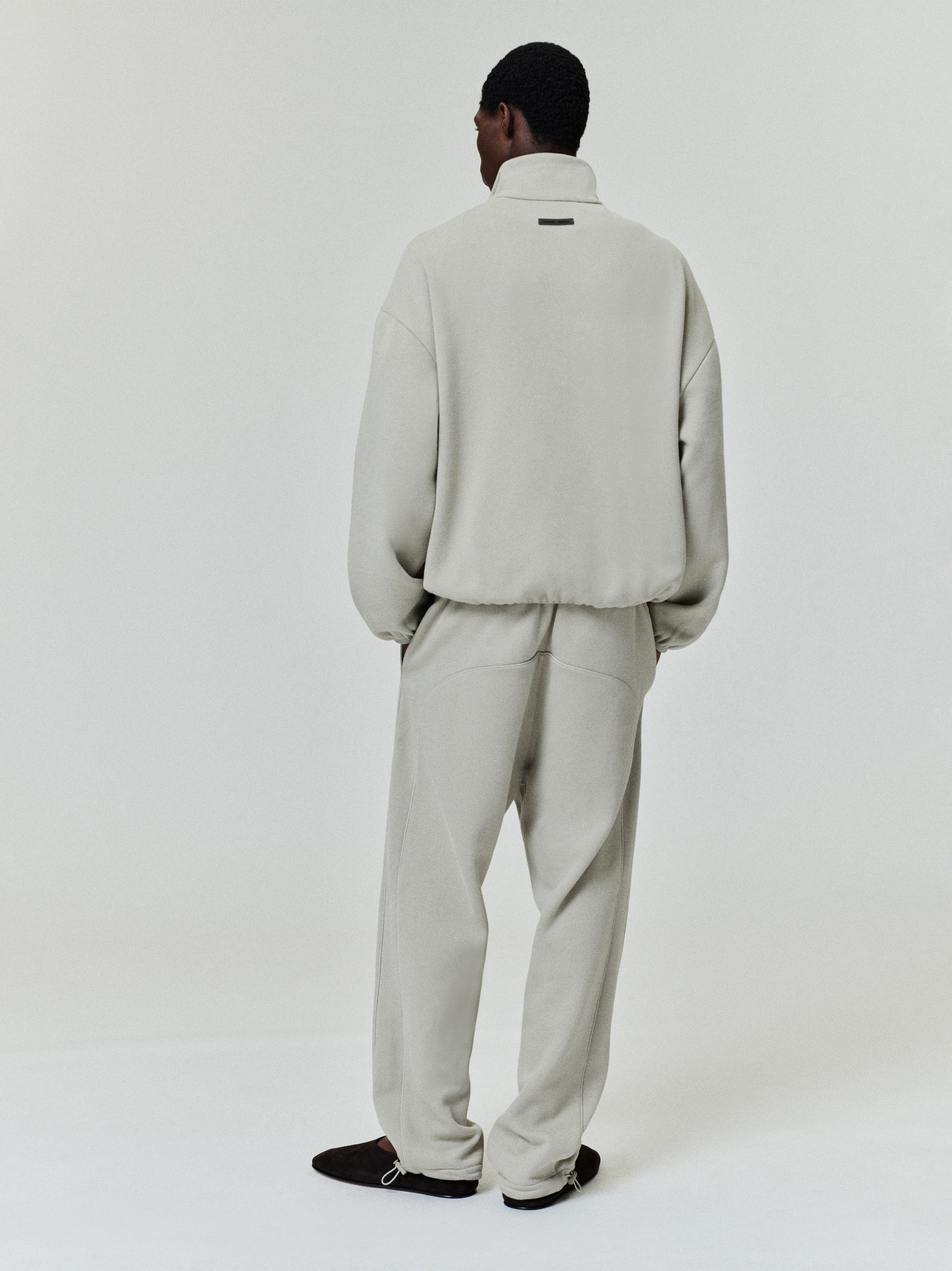 Relaxed Fleece Sweatpant With Piping